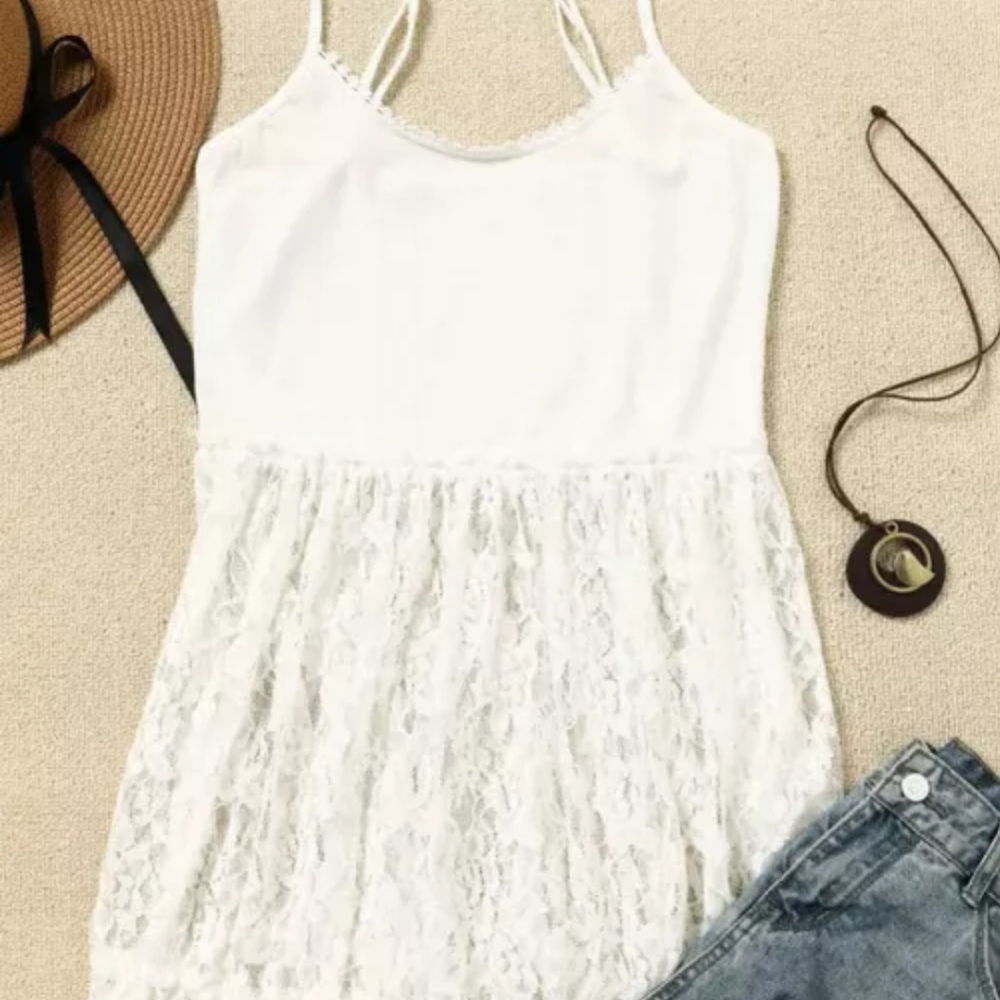 ♥️New boutique lace contrast spaghetti strap top - Picture 4 of 11